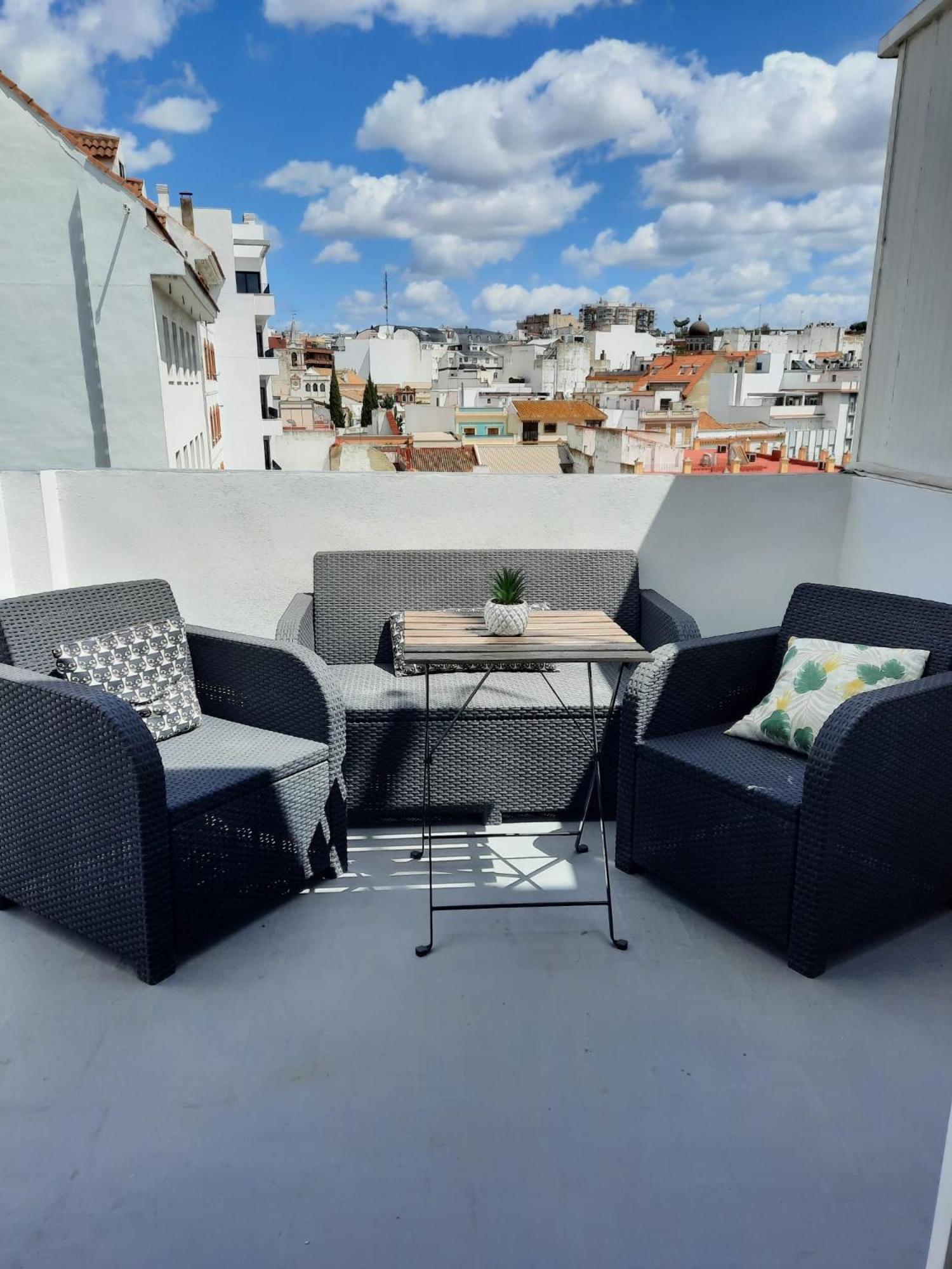 Atico Centro Huelva Con Parking Apartment Exterior photo